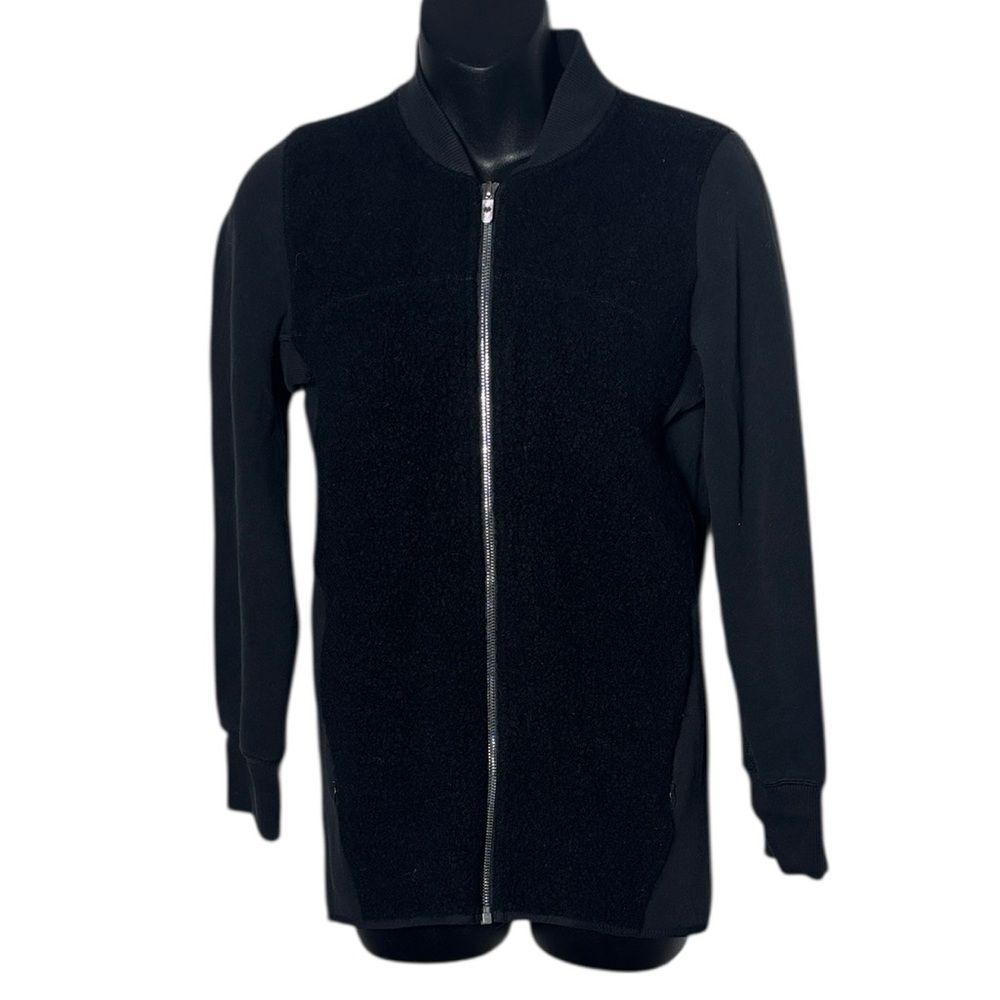 Lululemon women’s 4 stand out Sherpa bomber jacket black cold weather